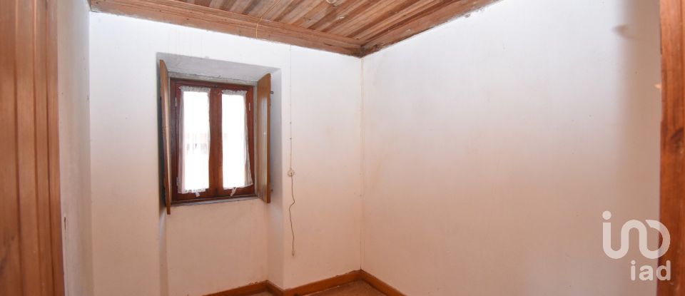 Traditional house T4 in Cumeeira of 66 m²