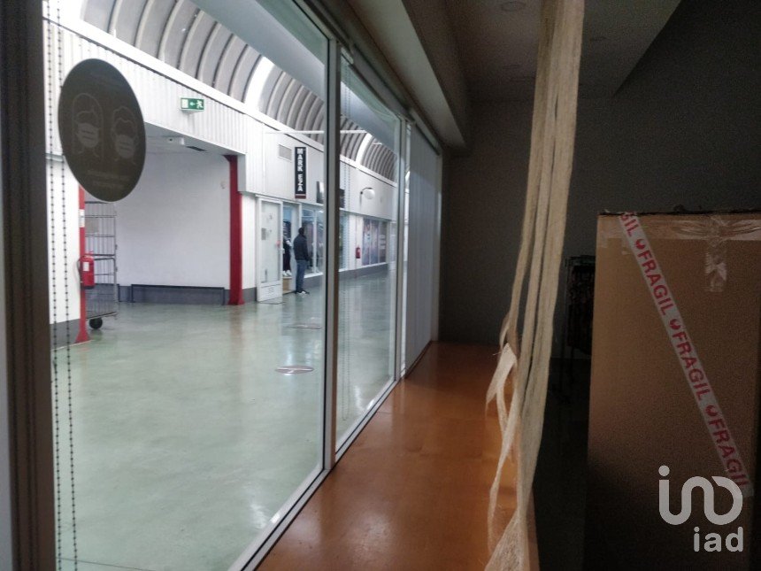 Loja / Estabelecimento Comercial em Samora Correia de 150 m²