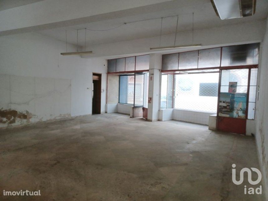 Boutique/Local commercial à Algoz e Tunes de 200 m²