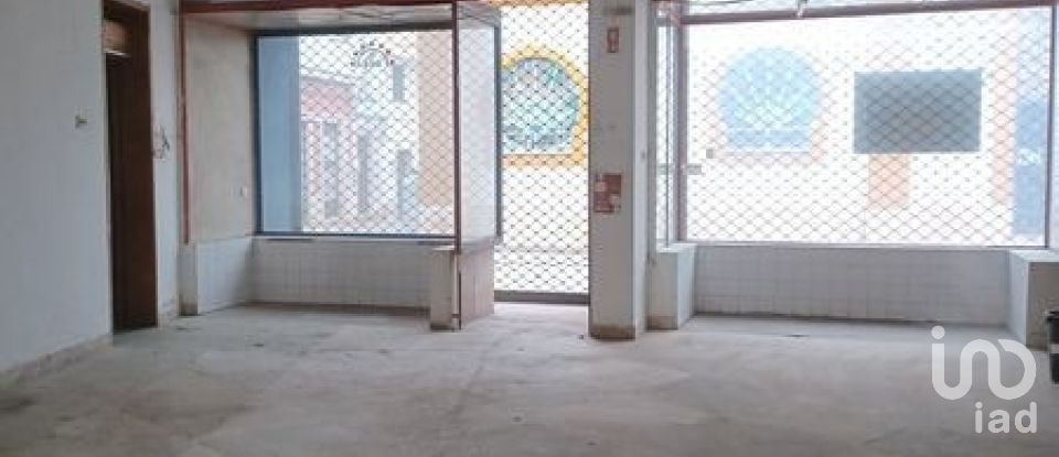 Loja / Estabelecimento Comercial em Algoz e Tunes de 200 m²