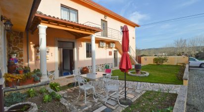 Maison traditionnelle T3 à Alvorge de 258 m²