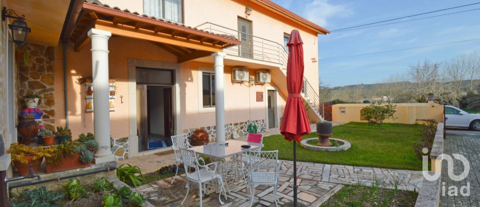 Maison traditionnelle T3 à Alvorge de 258 m²