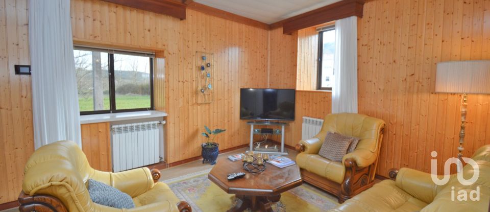 Maison traditionnelle T3 à Alvorge de 258 m²