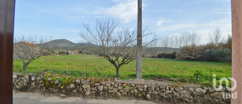 Maison traditionnelle T3 à Alvorge de 258 m²