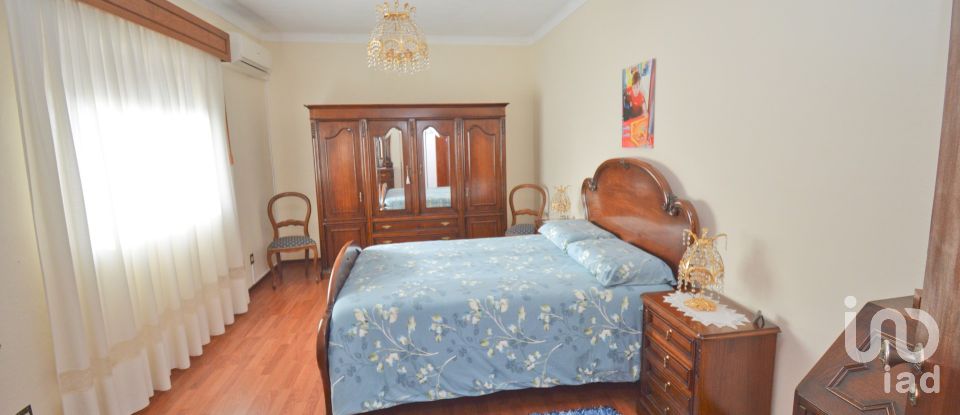 Maison traditionnelle T3 à Alvorge de 258 m²