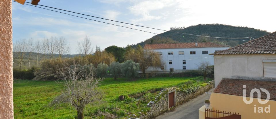 Maison traditionnelle T3 à Alvorge de 258 m²