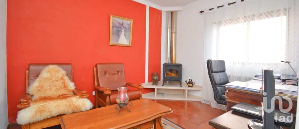 Maison traditionnelle T3 à Alvorge de 258 m²