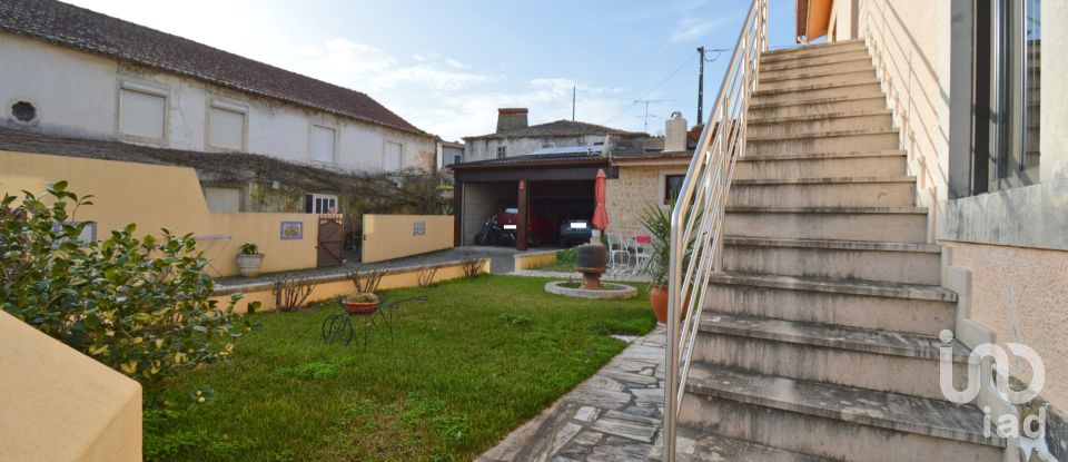 Maison traditionnelle T3 à Alvorge de 258 m²