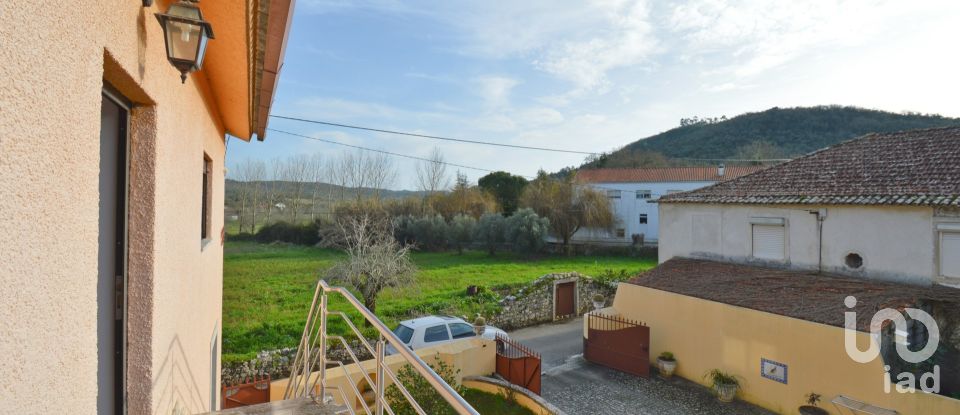 Maison traditionnelle T3 à Alvorge de 258 m²