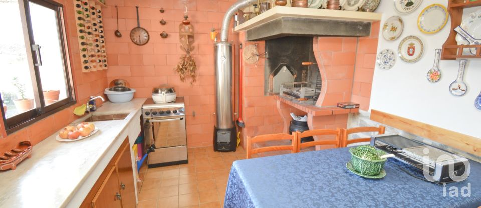 Maison traditionnelle T3 à Alvorge de 258 m²