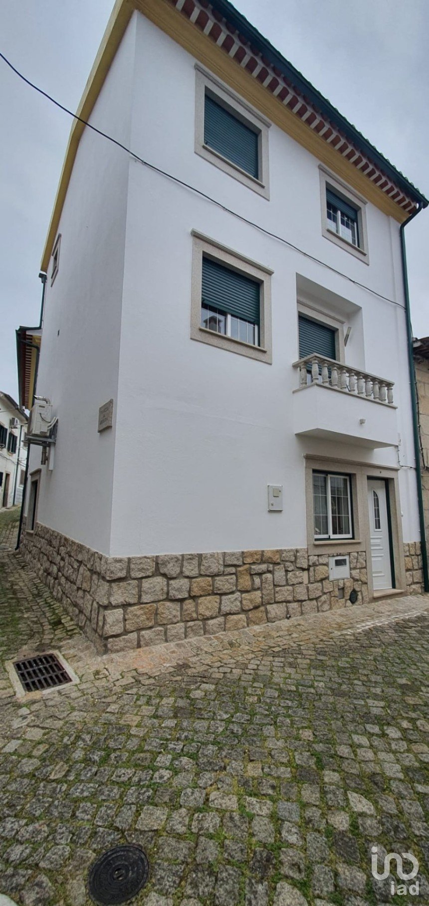 House T4 in Alcains of 183 m²