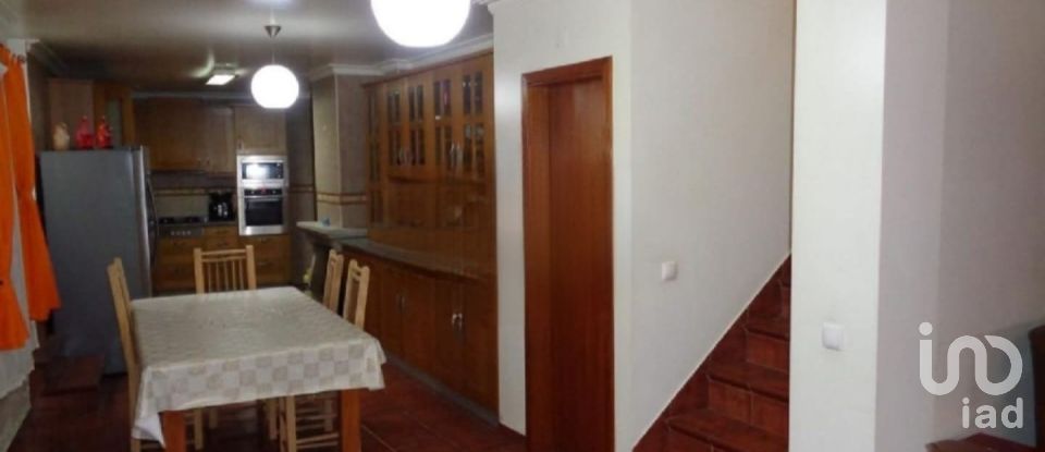 Maison T4 à Alcains de 183 m²