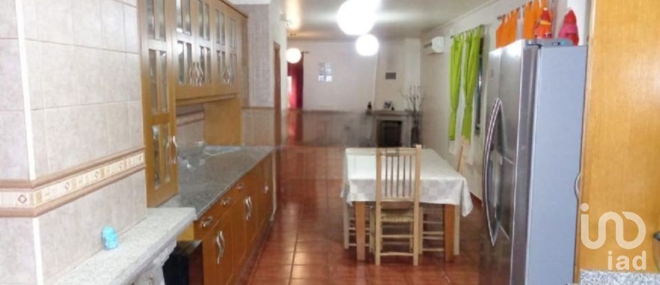 Maison T4 à Alcains de 183 m²