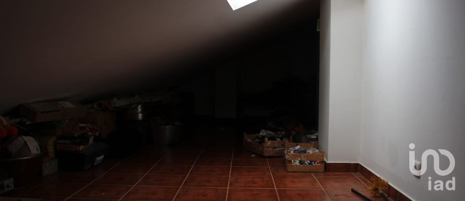 Maison T4 à Alcains de 183 m²