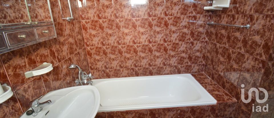 Casa T3 em São Miguel, Santa Eufémia e Rabaçal de 83 m²