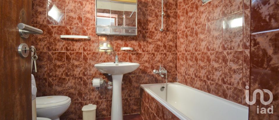 Casa T3 em São Miguel, Santa Eufémia e Rabaçal de 83 m²