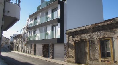 Casa de Cidade T3 em Alcobaça e Vestiaria de 164 m²