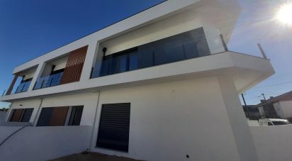 Maison traditionnelle T5 à Fernão Ferro de 143 m²