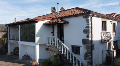 Maison de village T2 à Vila Nova do Ceira de 110 m²