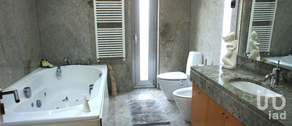 Country home T4 in Folhadela of 481 m²