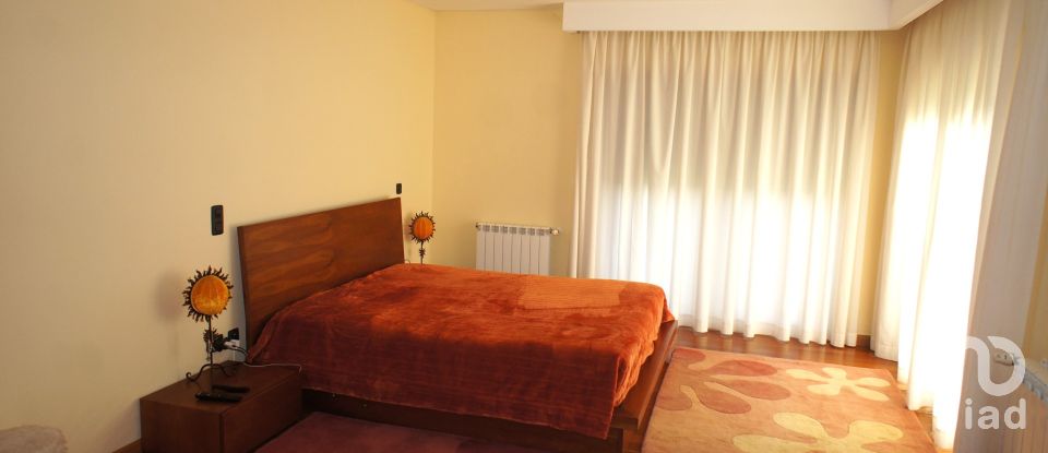 Country home T4 in Folhadela of 481 m²