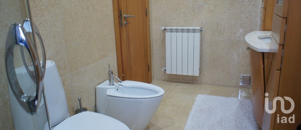 Country home T4 in Folhadela of 481 m²