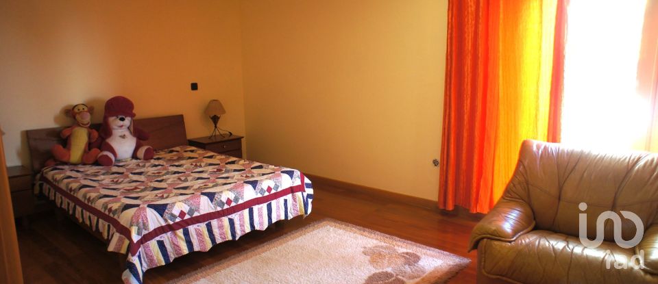 Country home T4 in Folhadela of 481 m²