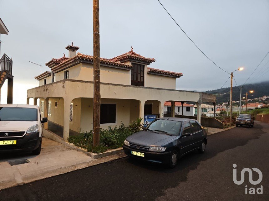 Lodge T5 in Arco da Calheta of 210 m²