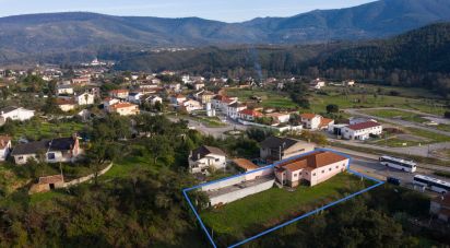 Surface diverse à Serpins de 330 m²