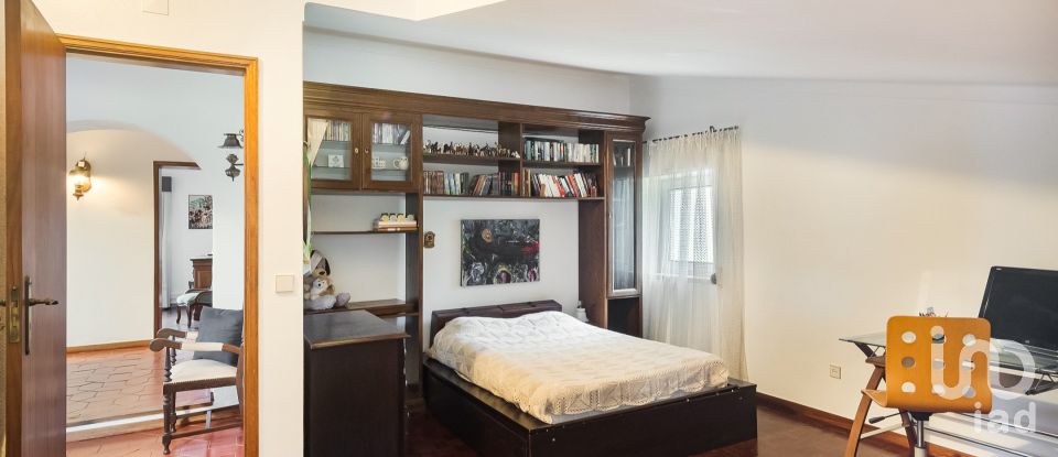 Casa T4 em Santa Clara e Castelo Viegas de 236 m²