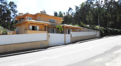 Casa / Villa T4 em Oliveira de Azeméis, Santiago da Riba-Ul, Ul, Macinhata da Seixa e Madail de 294 m²