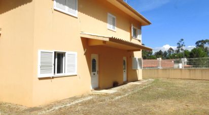 Maison T4 à Oliveira de Azeméis, Santiago da Riba-Ul, Ul, Macinhata da Seixa e Madail de 294 m²