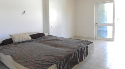 Maison T4 à Oliveira de Azeméis, Santiago da Riba-Ul, Ul, Macinhata da Seixa e Madail de 294 m²