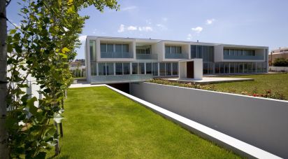 Maison T4 à Esmoriz de 951 m²