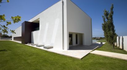 Maison T4 à Esmoriz de 951 m²