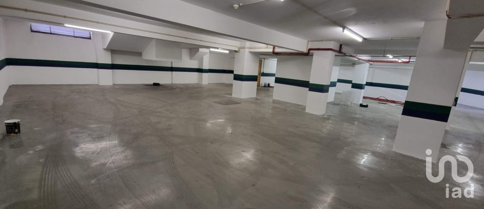 Boutique/Local commercial à Caldas da Rainha - Nossa Senhora do Pópulo, Coto e São Gregório de 833 m²