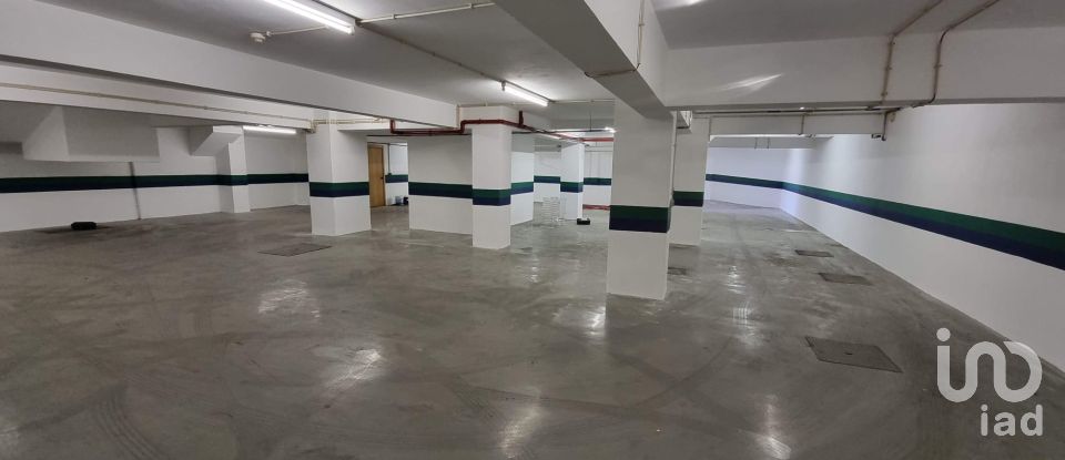 Boutique/Local commercial à Caldas da Rainha - Nossa Senhora do Pópulo, Coto e São Gregório de 833 m²