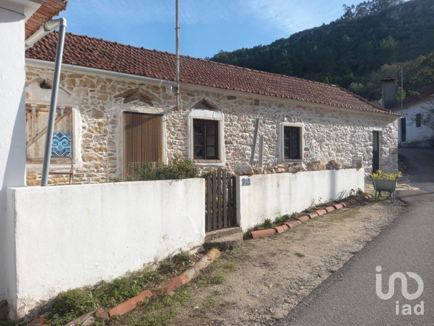 Maison de village T3 à Alvados e Alcaria de 150 m²