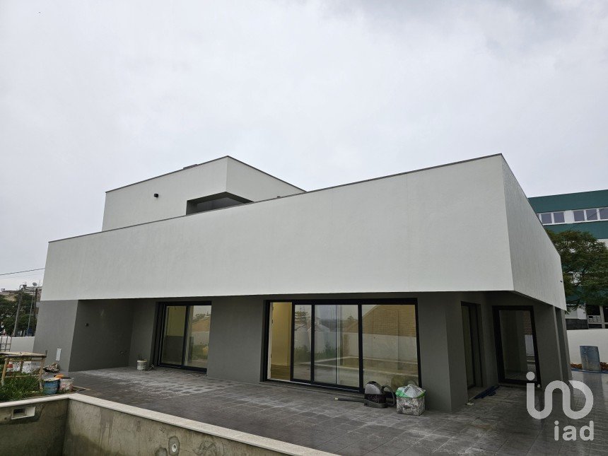 House T3 in Palmela of 200 m²
