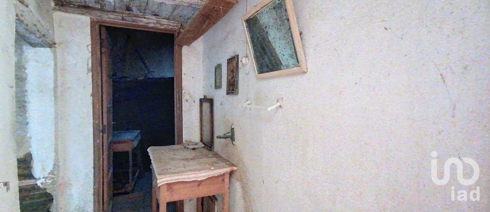 Maison de village T2 à Olalhas de 411 m²