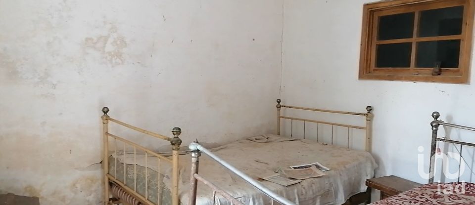 Maison de village T2 à Olalhas de 411 m²