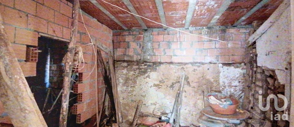 Maison de village T2 à Olalhas de 411 m²