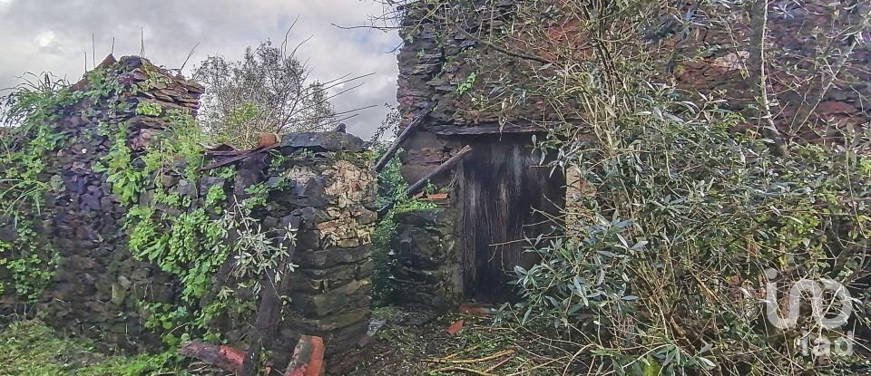 Maison de village T2 à Olalhas de 411 m²