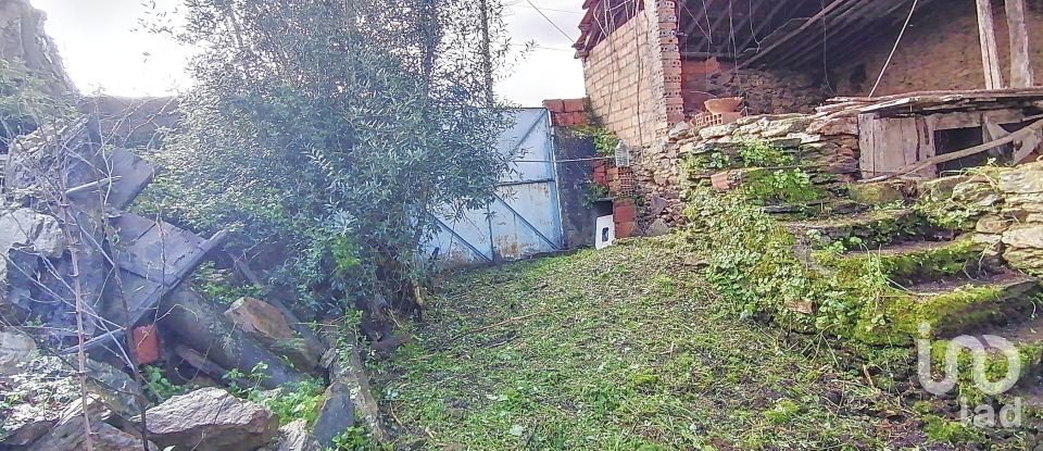 Maison de village T2 à Olalhas de 411 m²