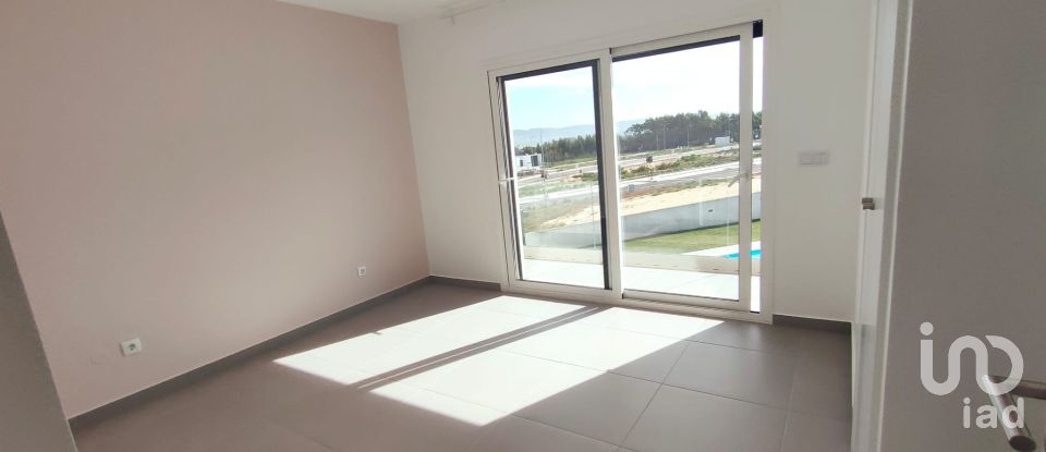 Casa T4 em Tornada e Salir do Porto de 190 m²