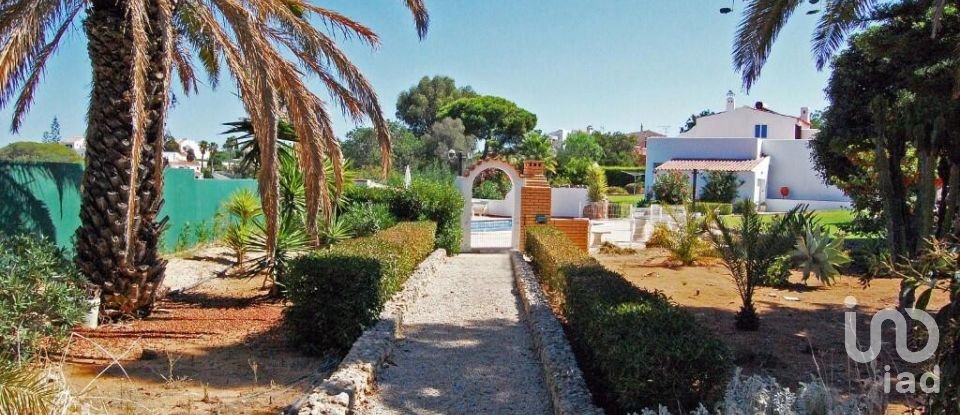 Casa T4 em Lagoa e Carvoeiro de 224 m²