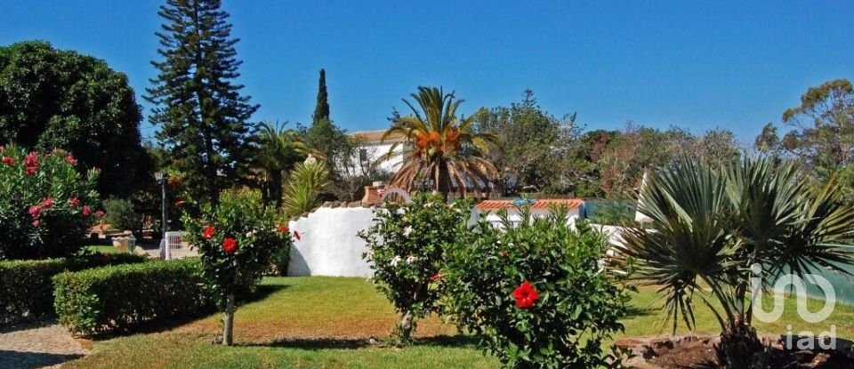 Casa T4 em Lagoa e Carvoeiro de 224 m²