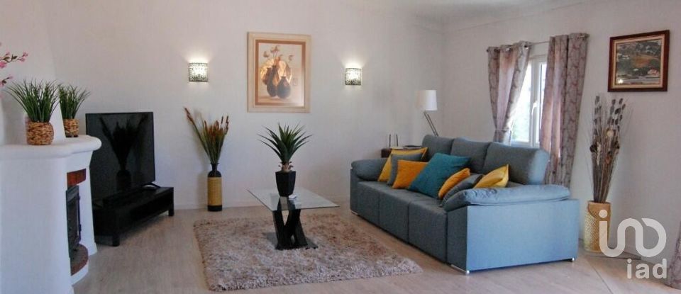 Casa T4 em Lagoa e Carvoeiro de 224 m²