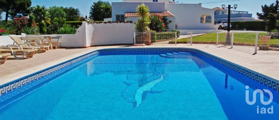 Casa T4 em Lagoa e Carvoeiro de 224 m²