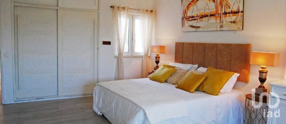 Casa T4 em Lagoa e Carvoeiro de 224 m²